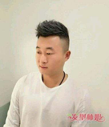 男人两边剃光只剩中间是什么发型 2018男生两侧剃掉的发型