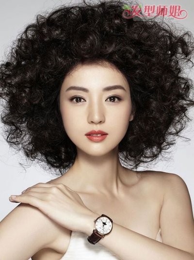 余男爆炸头前卫又性感 女星谁最能驾驭爆炸头发型