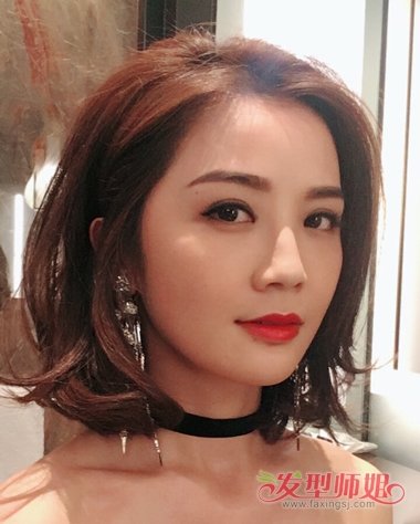 蔡卓妍微博安利七夕礼物 娃娃脸蔡卓妍散发扎发两相宜