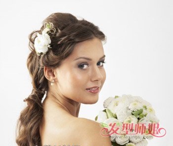 露额头的扎马尾怎样弄才好看 如何扎露额发