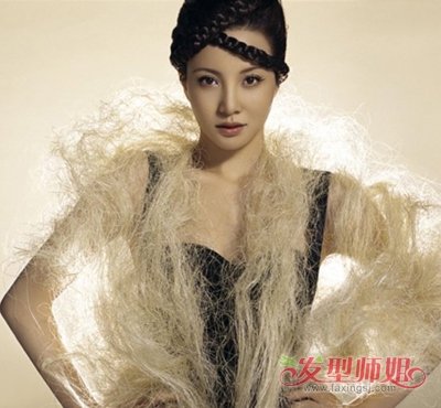 陶红西装写真霸气与柔情完美融合 陶红示范成熟女性气质发型