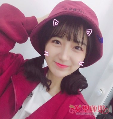 李宇琪温馨提醒天气转凉记得穿秋裤 李宇琪空气刘海发型萌萌哒