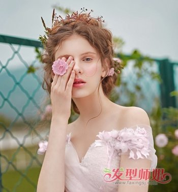 流行美额头高的女生适合什么样的新娘发型