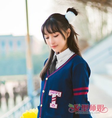 怎样梳好看的女生花骨朵发型 中学女生可以梳的发型