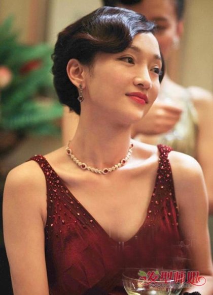 43岁的周迅最新大片灵气依旧 周迅最值得尝试的五款发型