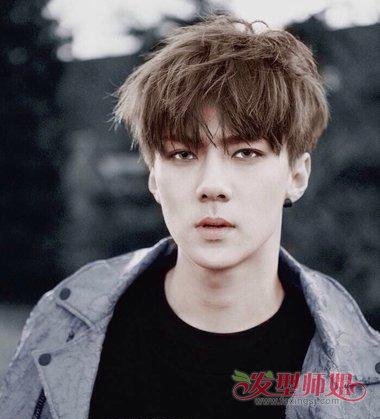 中长碎发男生帅气发型 男生中碎发发型图片