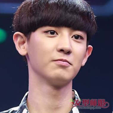 帅气潮流的发型 男生卷毛蘑菇图片