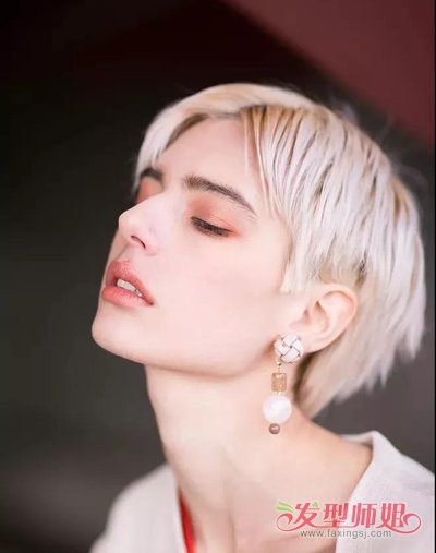 Բô죿 ЩС