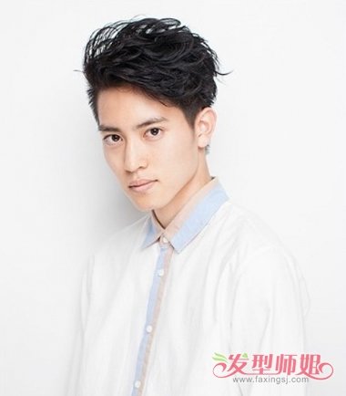 男生短电头发显额梳发打造