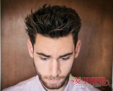 男生约会要迟到快速抓这个发型 三分钟能抓好的男生油头发型