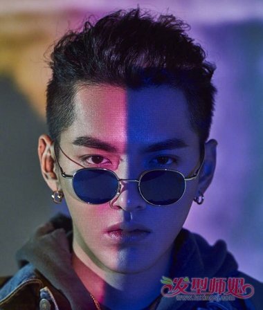 不太正经的男生发型 拒绝呆板正派男生发型梳法