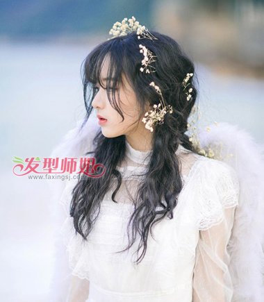 钟爱版仙女小卷发发型 是凌乱的还是工整的更好?