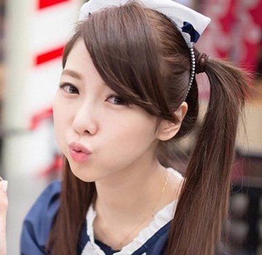 脖子长女生扎高马尾辫提升颜值度 简易经典辫子带上发箍变女神