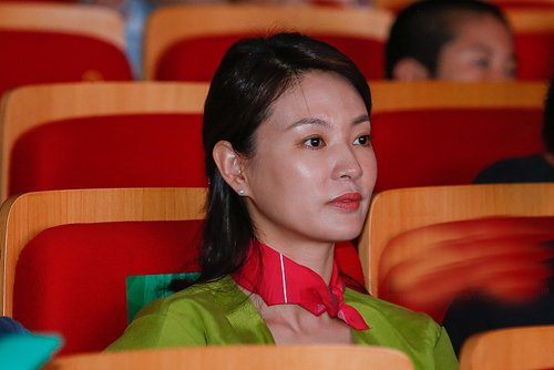 Ů������β��ٱ��л������ص� ������Ů�������������ɷ���ϵ