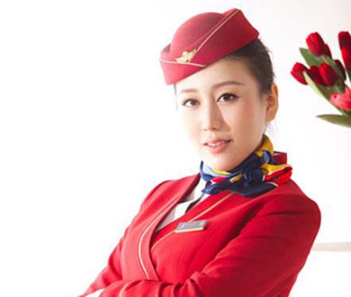 空姐面试头发颜色有规定不能太张扬 最好是黑色大方气质