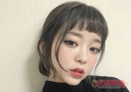 眉型那么好看就要秀出来 活力少女露眉刘海短发时下最流行