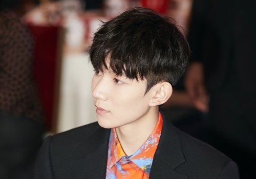 ͷôȫ̫Ѵ ͷ߶м䳤̷look