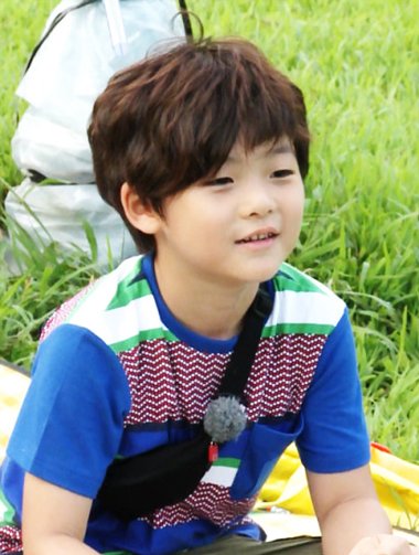 韩国帅气小男孩发型 小男孩留什么发型扮萌