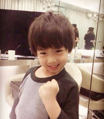 男宝宝清新蘑菇头发型