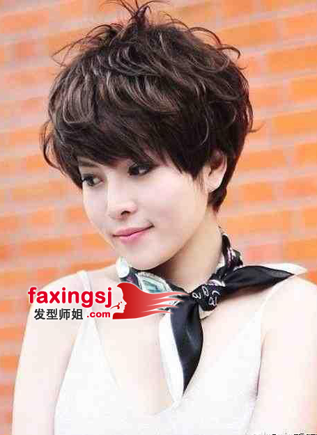 韩式风格短烫发 时尚蘑菇头发型图片