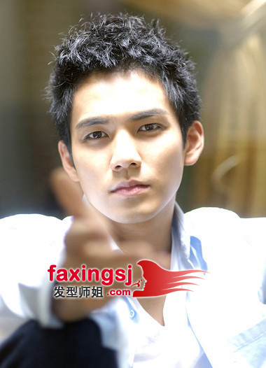 时尚有型男生短烫发图片
