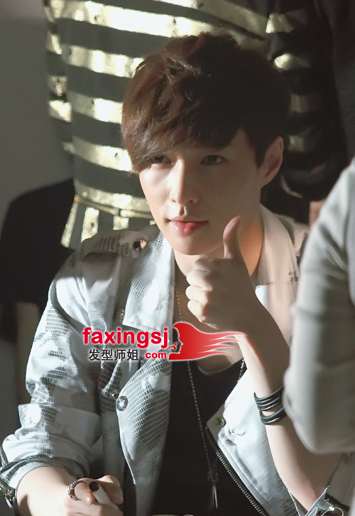 男生长发流行发色推荐