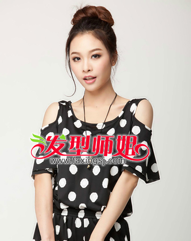 超有气质的女生盘发图集