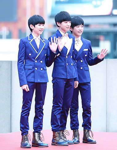 С��ֻ����У԰���� ��ѧ�����͸���tfboys