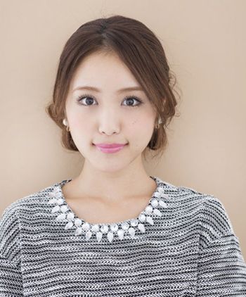 适合中学生的发型盘发步骤 学生盘头发型结实不掉