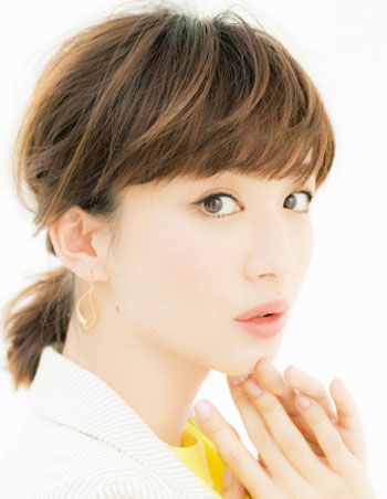 短发马尾发型设计 女生直刘海短马尾发型图片