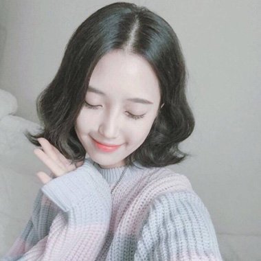 韩国小波浪齐肩短发发型在韩式风格女生形象中很常见,但