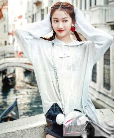 关晓彤时尚扎发发型 打造优雅大方美少女