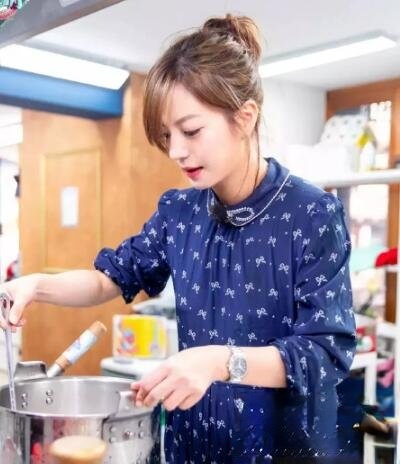 赵薇编发发型叫什么 多种编发造型很有女人味