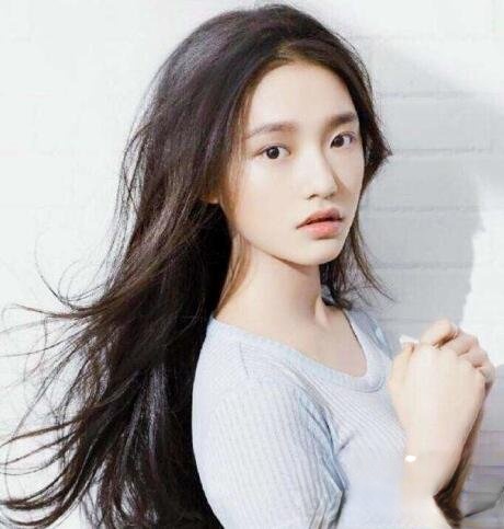 林允发型叫什么 时尚发型打造温婉淑女