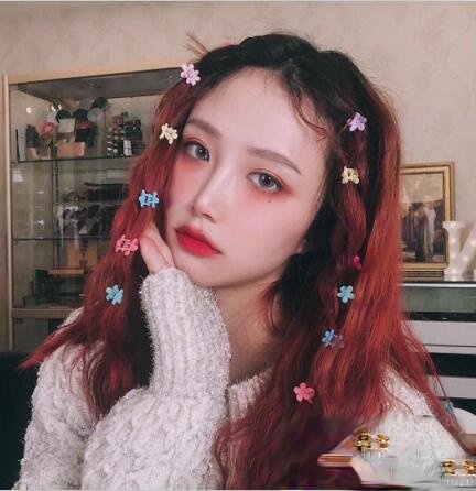 发型和发饰怎样搭配好看 get泫雅同款发夹变妙龄少女