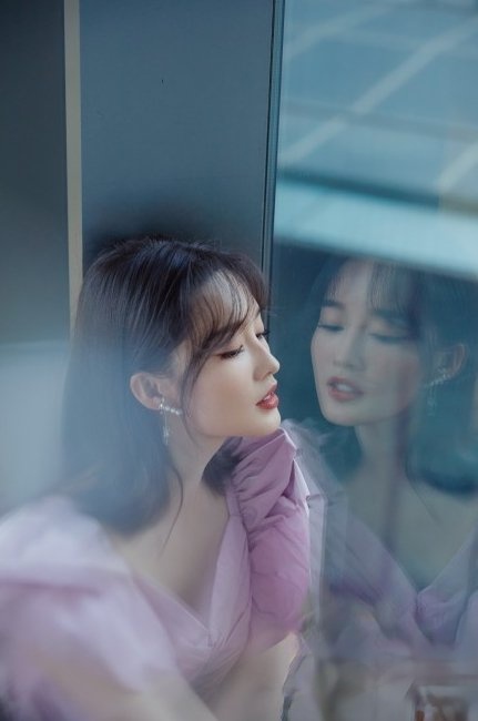 李沁香芋紫蝴蝶袖造型图片 元气少女LOOK灵动清新_最新流行发型设计发型图片与美发造型门户网