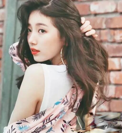 卷发适合染什么颜色 get明星同款发色变女神_最新流行发型设计发型图片与美发造型门户网