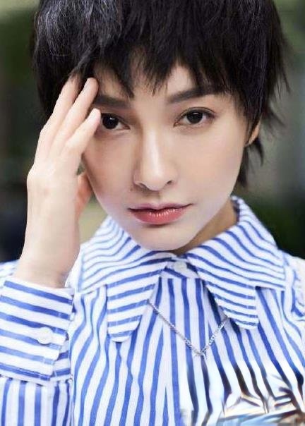 吴昕小男孩造型 “元气少年”活力十足_最新流行发型设计发型图片与美发造型门户网
