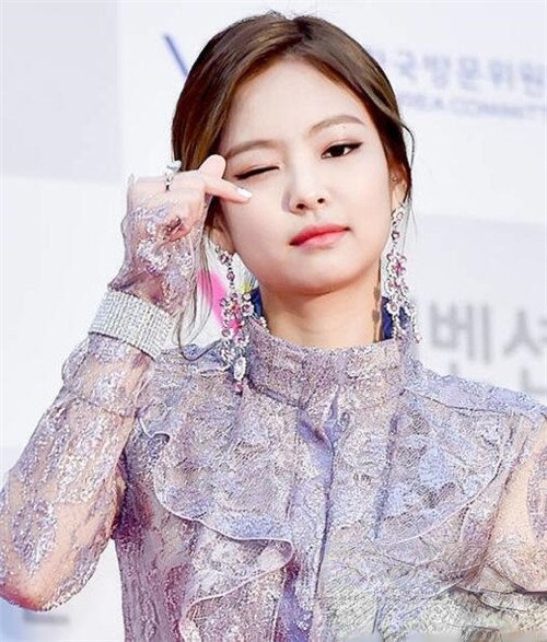 BLACKPINK־ jennieֵ