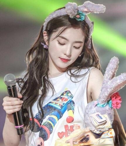 裴珠泫卷发发型 唯美浪漫打造女神
