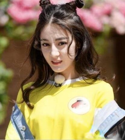 女明星哪吒头造型 俏皮减龄变青春少女