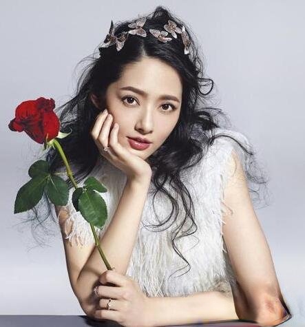 郭碧婷长发发型 简约时尚满满女神范