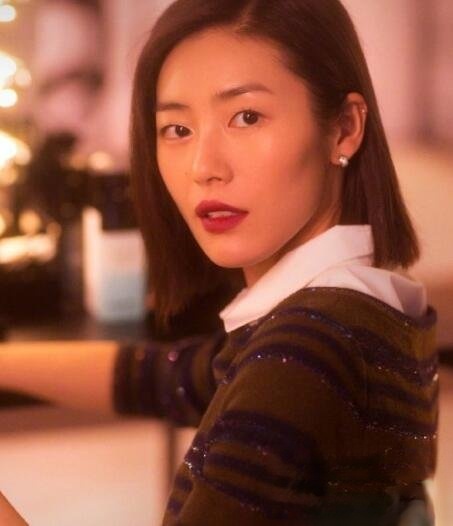 刘雯短发发型叫什么 高级感设计美出新高度