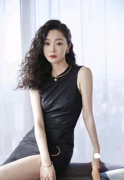 宋轶慵懒复古羊毛卷造型 性感妩媚女人味十足_最新流行发型设计发型图片与美发造型门户网