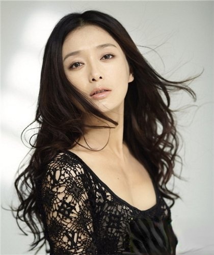 轻熟女妩媚长发发型 秦岚发型秀