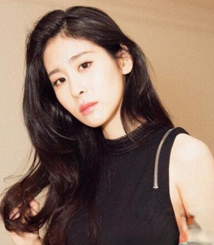 张碧晨长发发型 打造青春美少女
