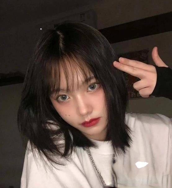 2021最流行减龄瘦脸“Wendy头” 女团爱豆同款发型get起来_最新流行发型设计发型图片与美发造型门户网