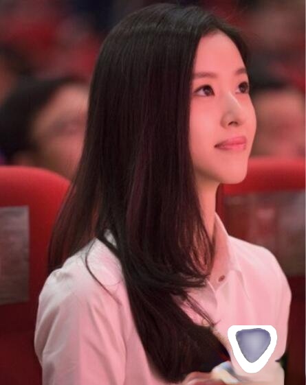 章泽天发型叫什么 优雅长发打造清纯女神