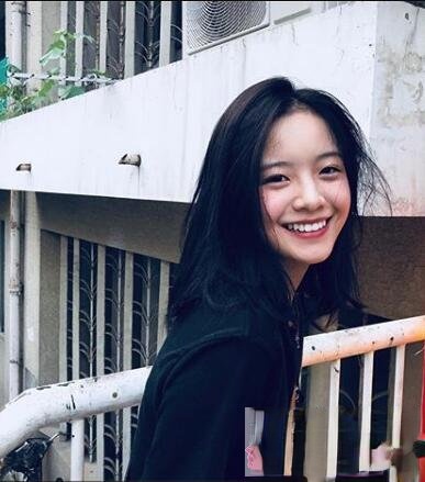 《小欢喜》乔英子发型叫什么 褪去校服李庚希青春靓丽