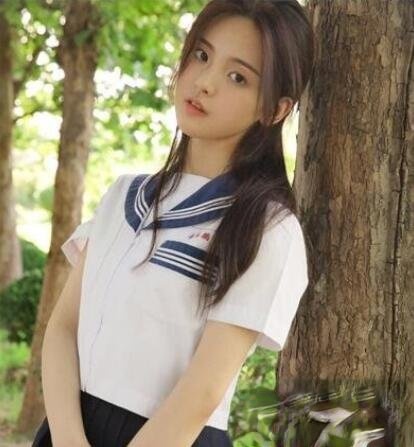 杨超越发型叫什么 时尚发型展现甜美少女感_最新流行发型设计发型图片与美发造型门户网